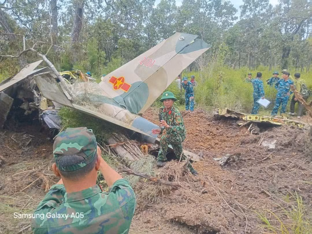 Đã tìm thấy xác máy bay Y-130 -2