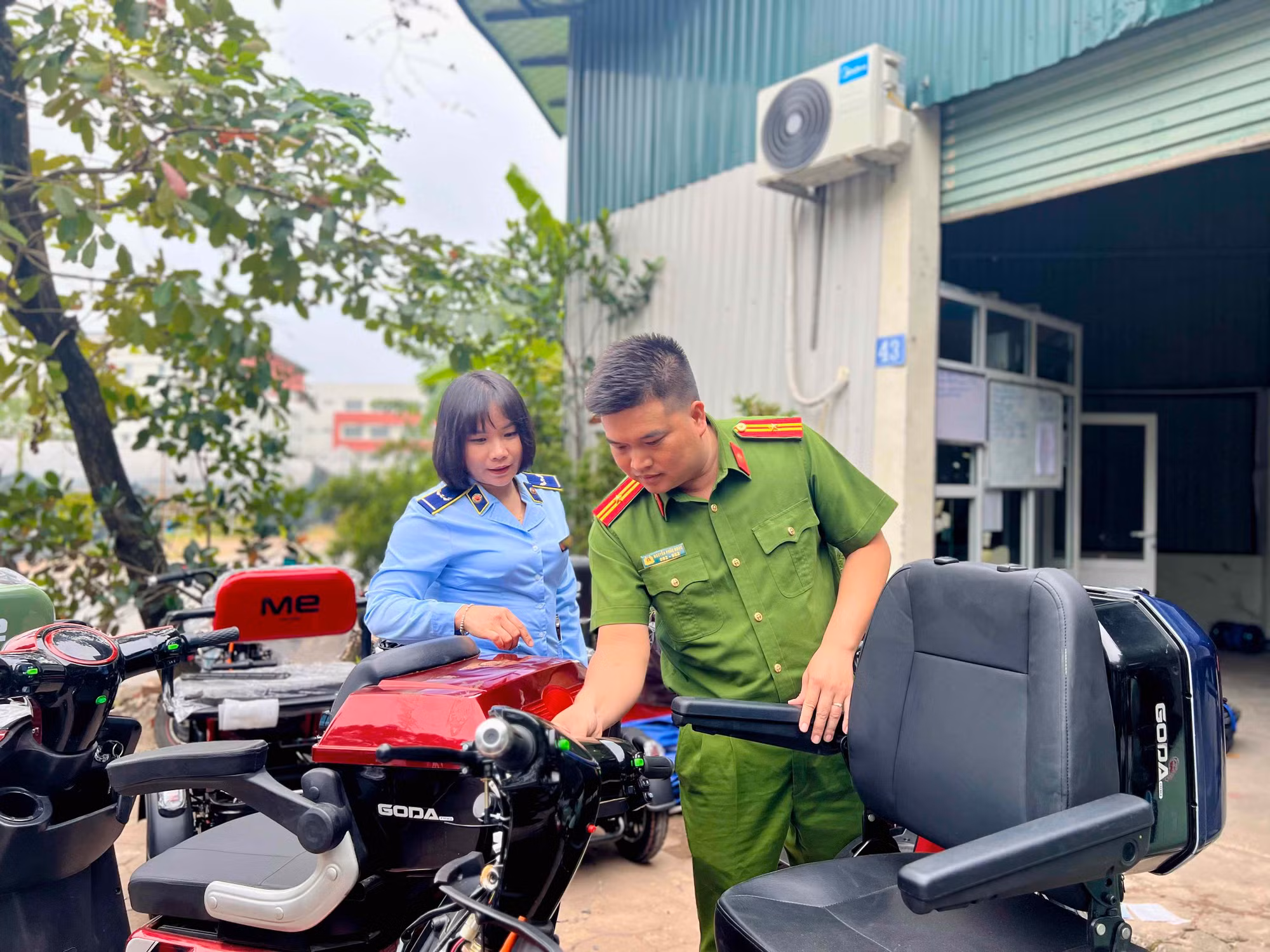 Thu giữ 25 xe điện thuộc diện cấm lưu thông -0