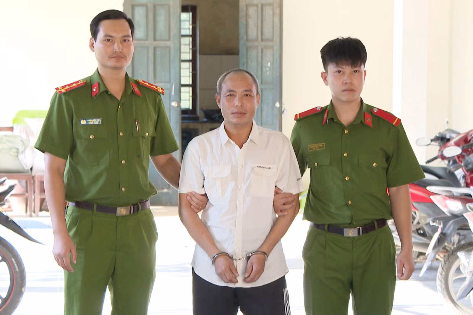 Khởi tố đối tượng livestream phát ngôn sai sự thật -0