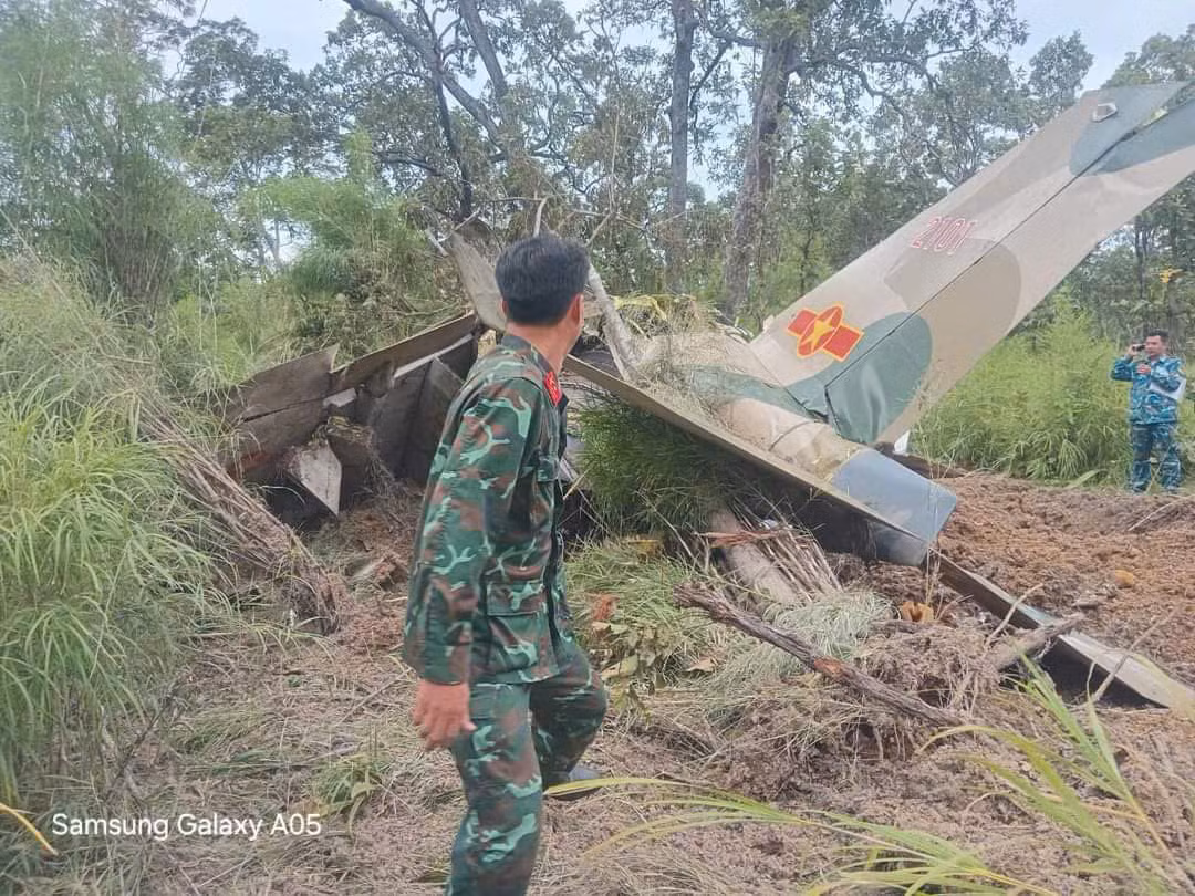 Đã tìm thấy xác máy bay Y-130 -1