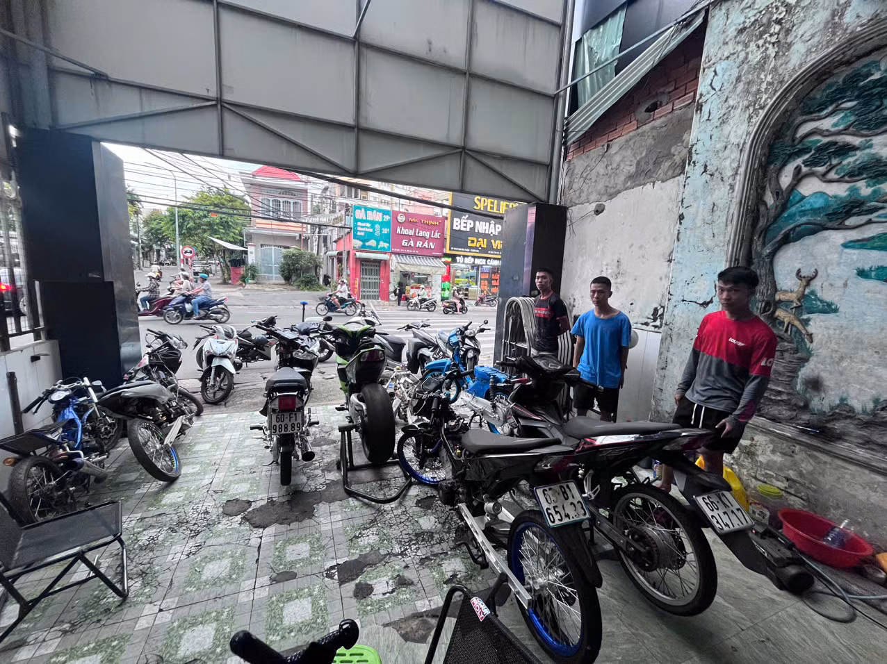 Phát hiện nhiều vi phạm tại các lò “độ chế” xe -0