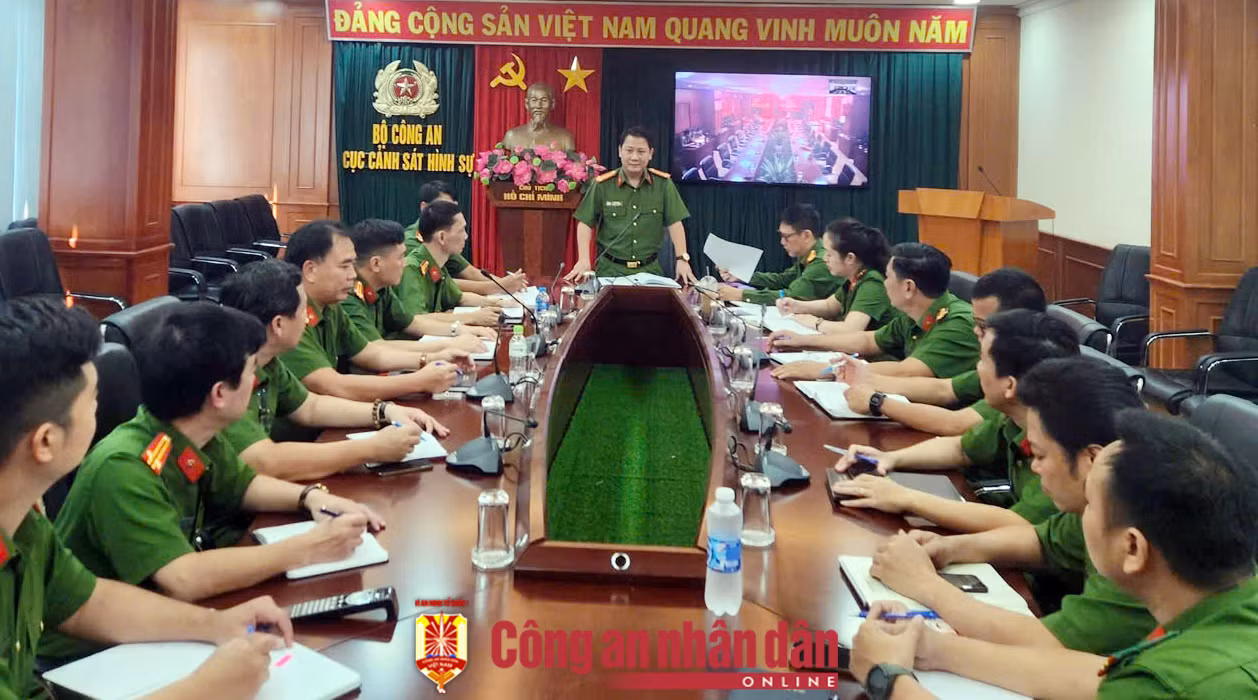 Cục Cảnh sát hình sự bóc gỡ băng nhóm tội phạm tàng trữ vũ khí quân dụng, tổ chức đánh bạc tại Tiền Giang -0