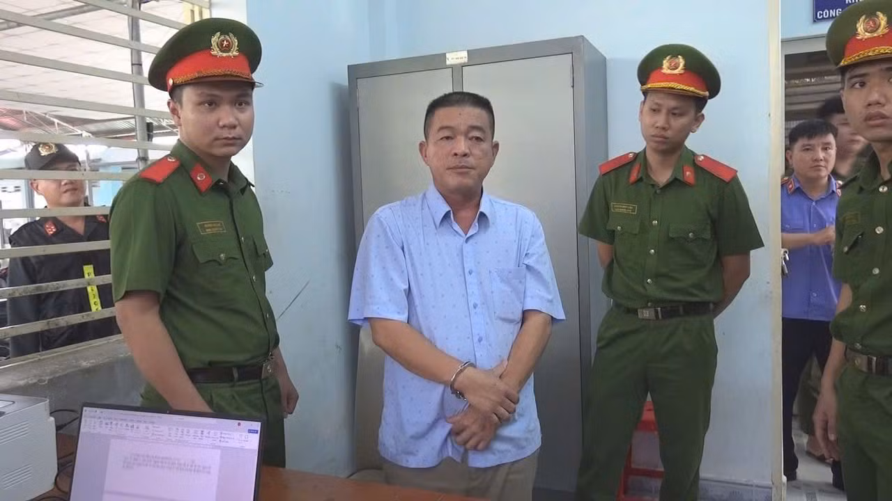 Lừa “chạy” không bị cưỡng chế nhà xây dựng trái phép chiếm đoạt tiền -0