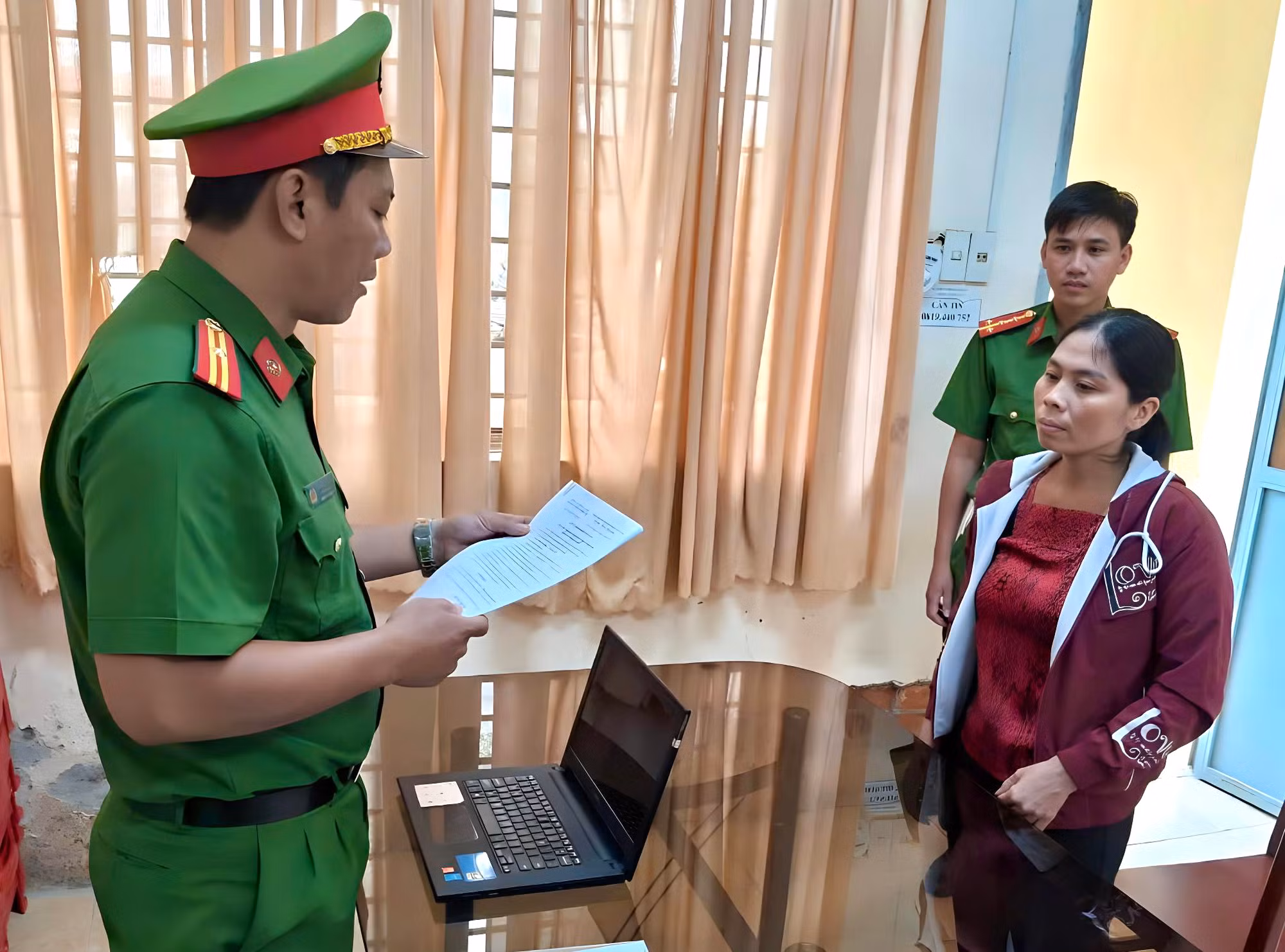 Khởi tố chủ hụi lừa đảo gần 1 tỷ đồng -0