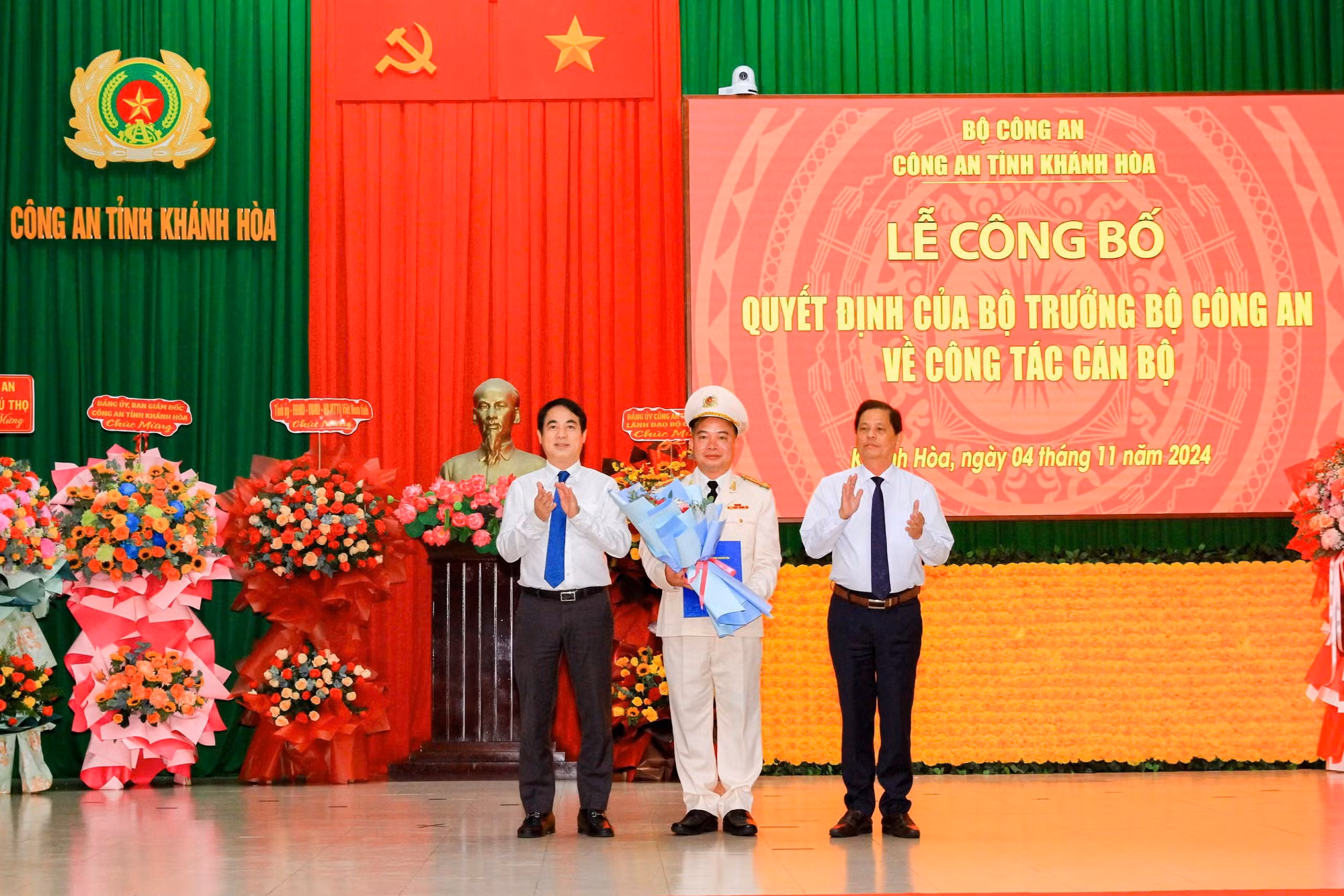 Công bố quyết định của Bộ trưởng Bộ Công an điều động, bổ nhiệm Giám đốc Công an tỉnh Khánh Hòa -0