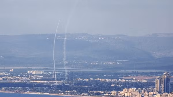 Hezbollah nã rocket vào căn cứ không quân Israel