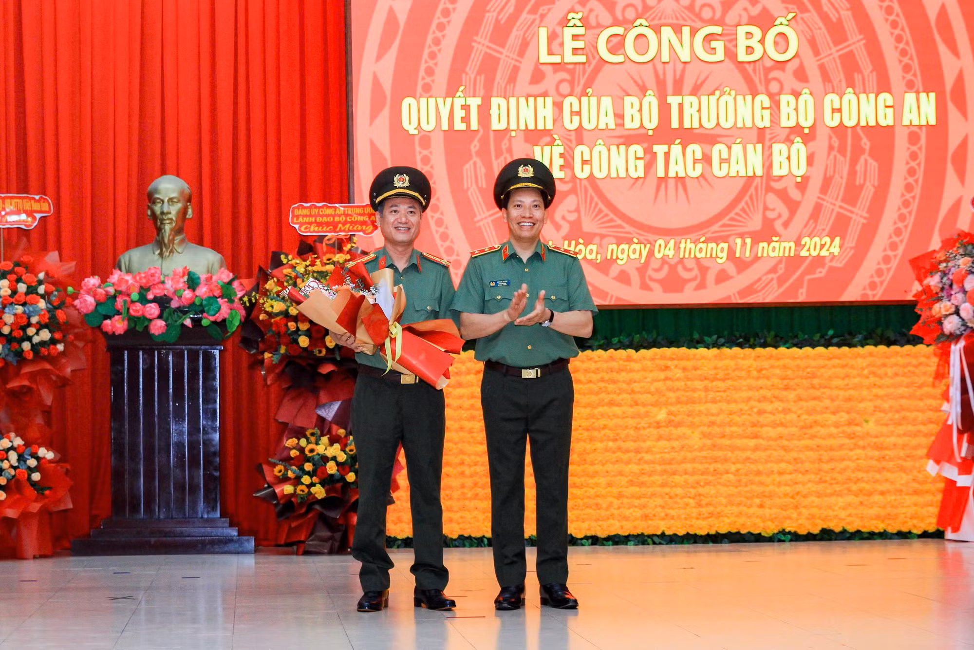 Công bố quyết định của Bộ trưởng Bộ Công an điều động, bổ nhiệm Giám đốc Công an tỉnh Khánh Hòa -0