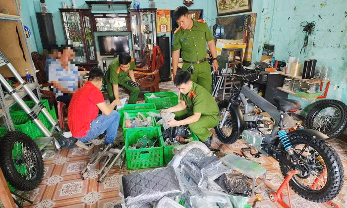 Nguy hại từ thú chơi xe“cào cào mini” tự chế -0
