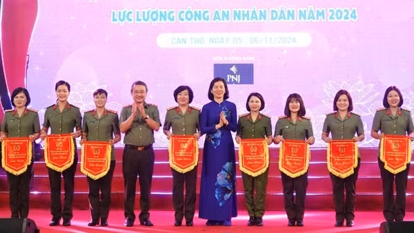 Sôi nổi chung kết Hội thi Cán bộ Hội Phụ nữ cơ sở giỏi lực lượng CAND