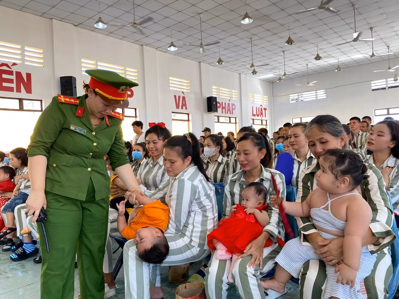 Thắp sáng ước mơ hoàn lương tại trại giam Long Hòa -0