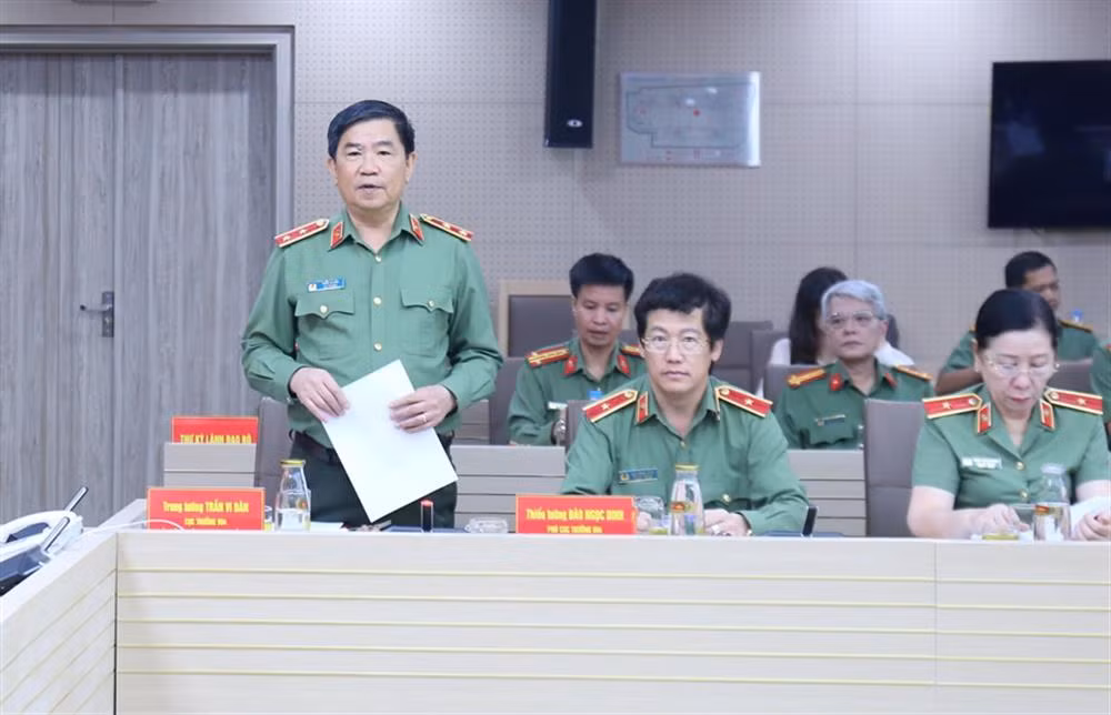 đb3.jpg -0