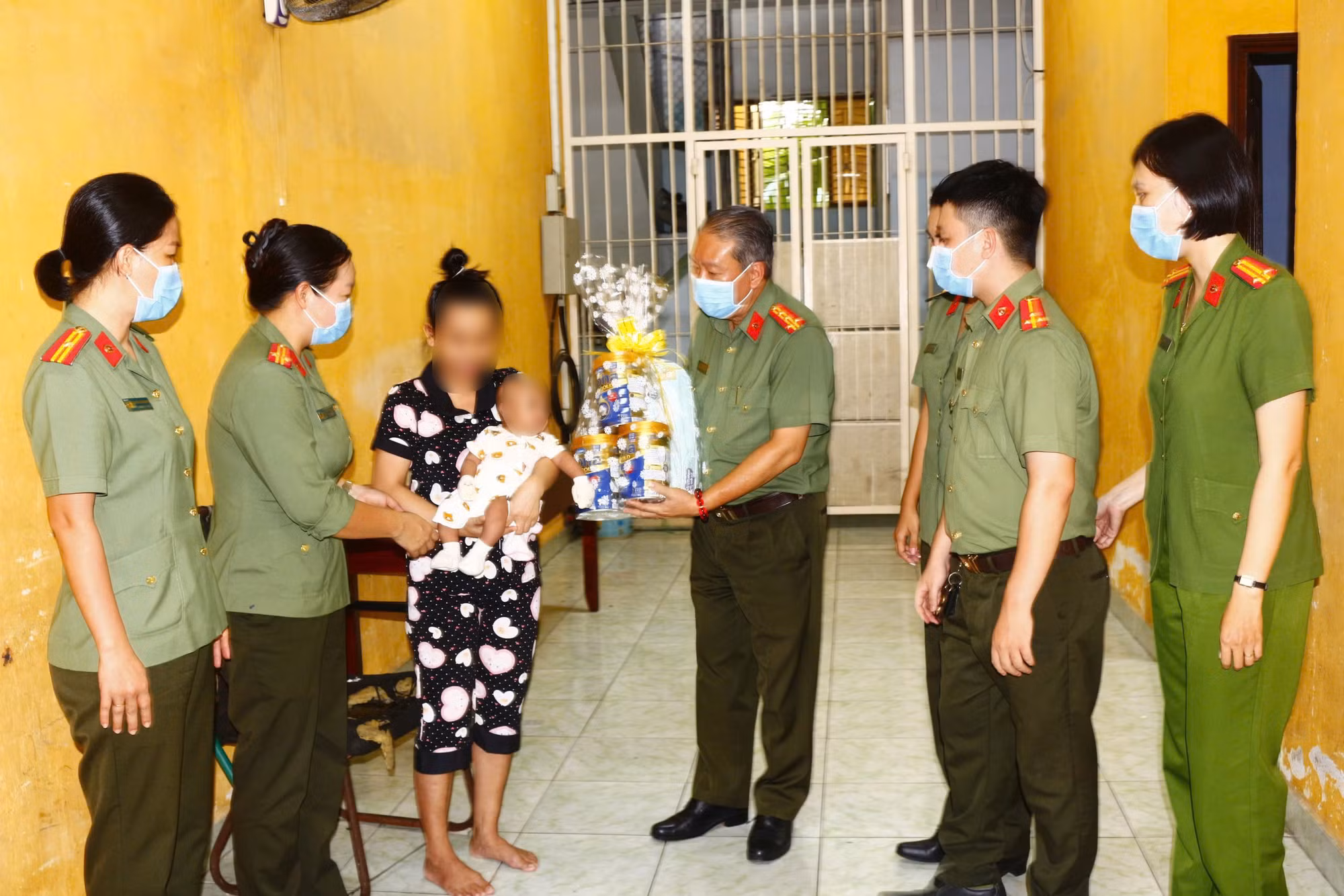 16- ĐB_ Người mẹ đặc biệt ở nhà tạm giữ -1