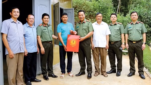 Ý nghĩa nhân văn từ đề án hỗ trợ người dân làm nhà