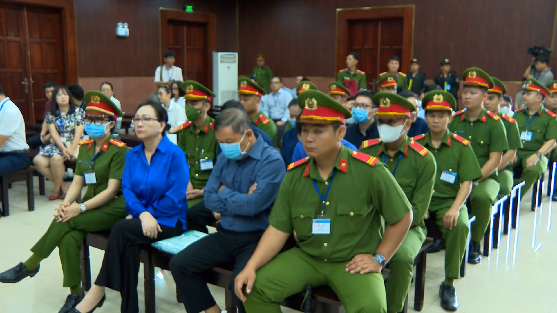 Bị cáo Trương Mỹ Lan: Ngân hàng SCB không có kinh nghiệm xử lý tài sản -0