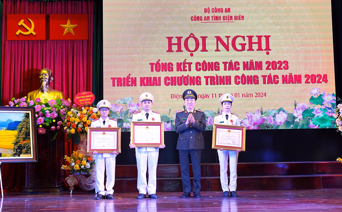 Thứ trưởng Trần Quốc Tỏ dự hội nghị triển khai công tác năm 2024 tại Công an tỉnh Điện Biên -2