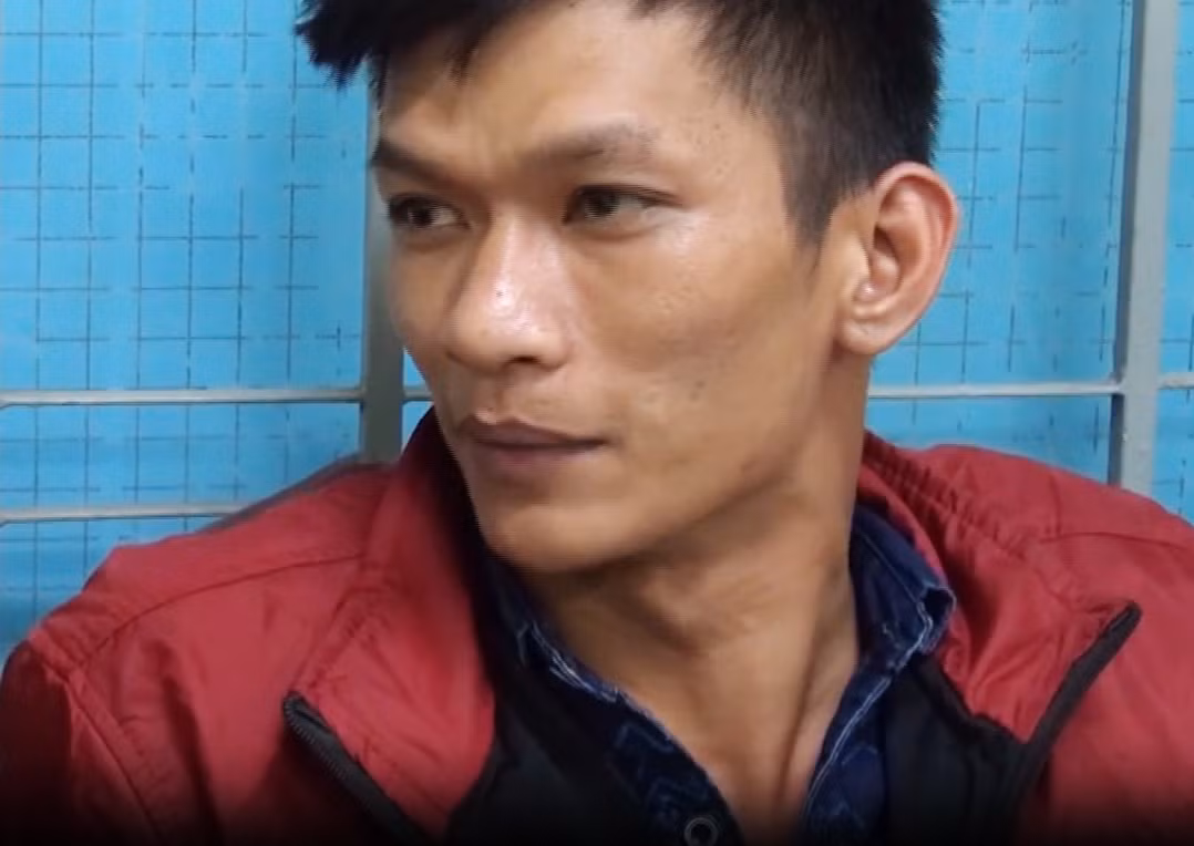 Truy bắt hung thủ dùng kéo đâm người mâu thuẫn với vợ mình -0