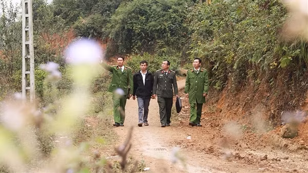 Đảm bảo ANTT, giúp đồng bào vùng cao vui Xuân, đón Tết