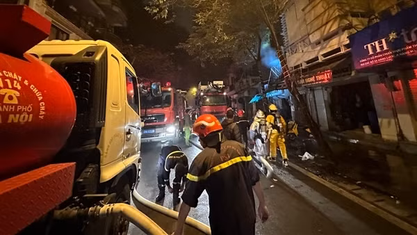 Cháy nhà trên phố Hàng Lược lúc rạng sáng, 4 người trong gia đình tử vong