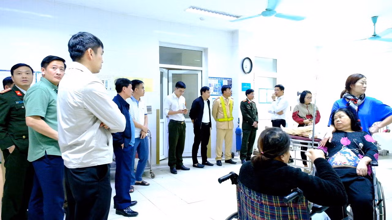 Khởi tố nam sinh lớp 12 