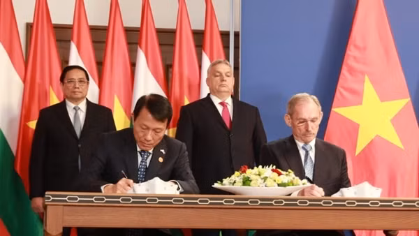 Đoàn đại biểu Bộ Công an Việt Nam làm việc với Bộ Nội vụ Hungary