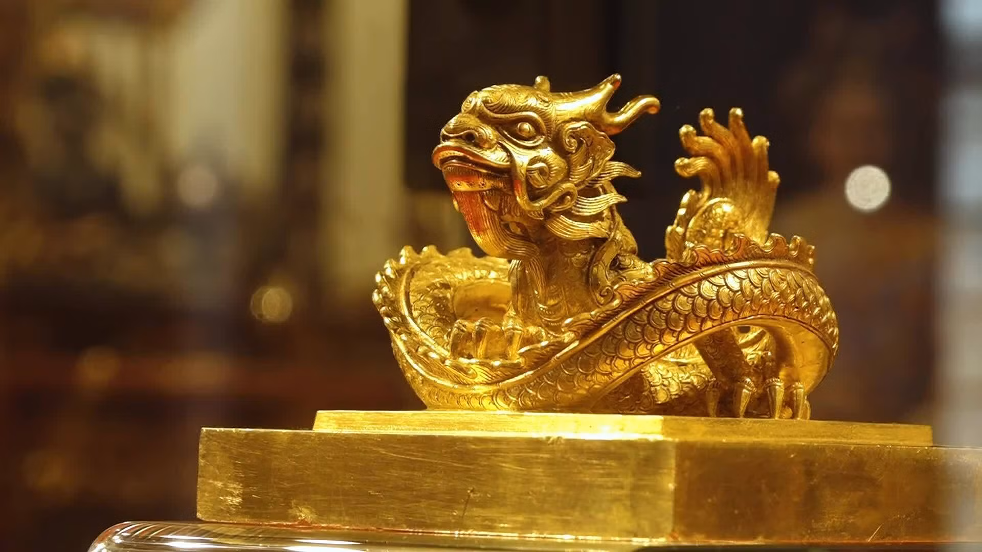 1 hoang de chi bao.jpg -0