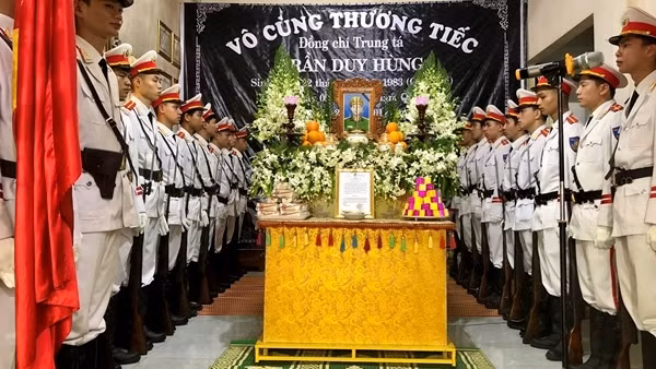 Tổ chức trọng thể lễ truy điệu Trung tá Trần Duy Hùng hy sinh khi làm nhiệm vụ