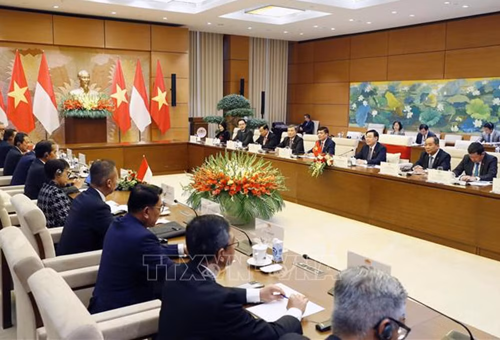 Chủ tịch Quốc hội Vương Đình Huệ hội kiến Tổng thống Indonesia Joko Widodo -0