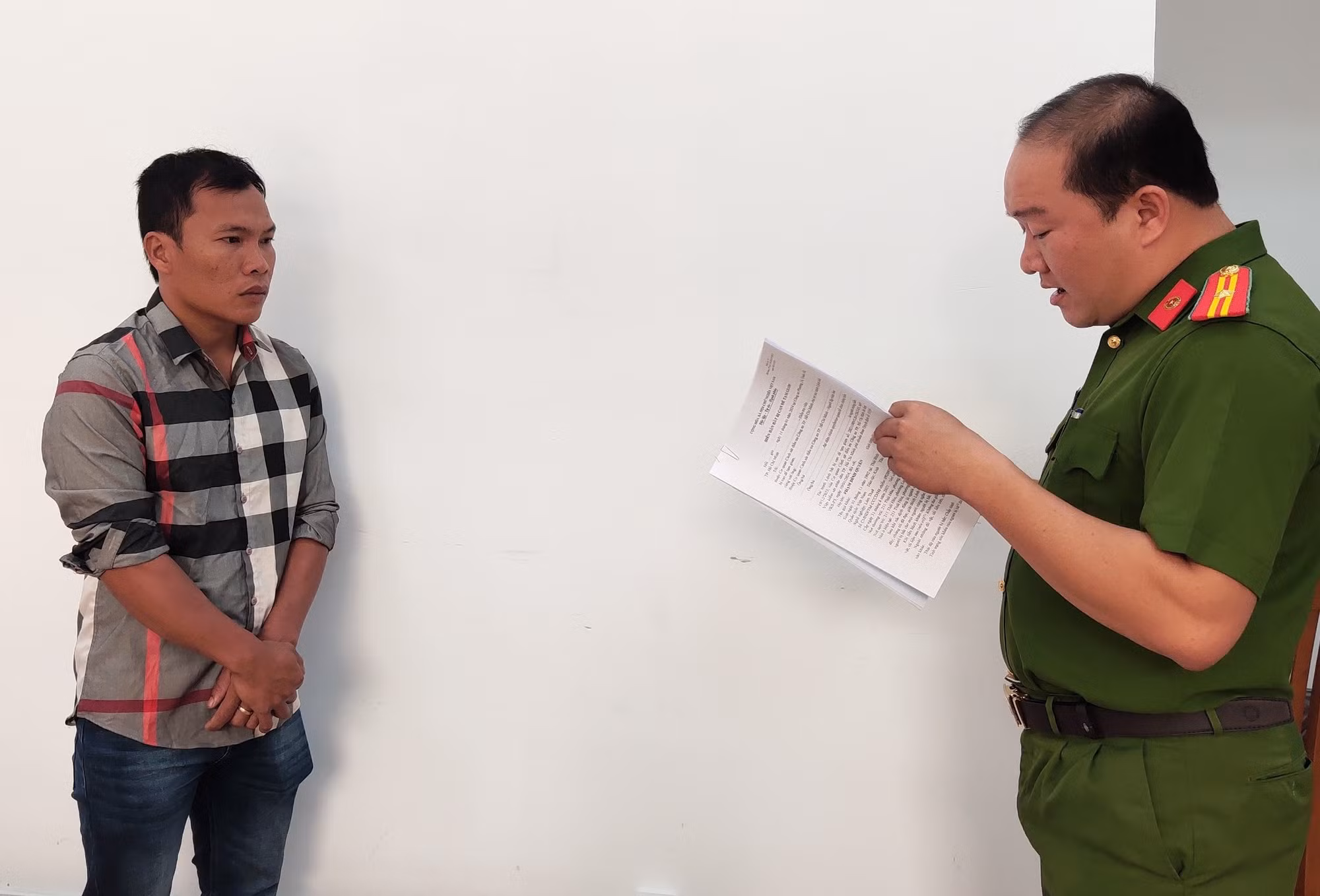 Triệt phá đường dây khai thác, mua bán cát trái phép, thu lợi bất chính nhiều tỷ đồng -2