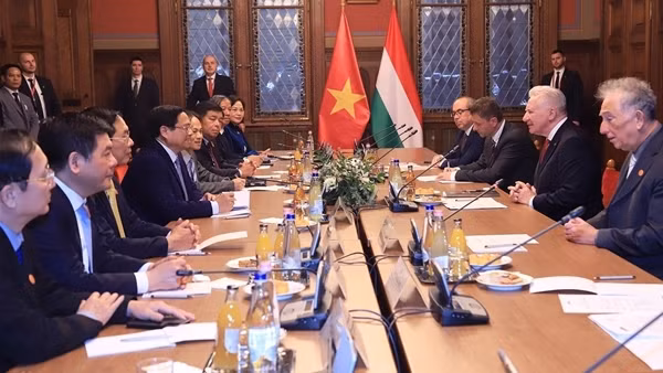 Thủ tướng Chính phủ Phạm Minh Chính hội kiến Phó Chủ tịch Quốc hội Hungary