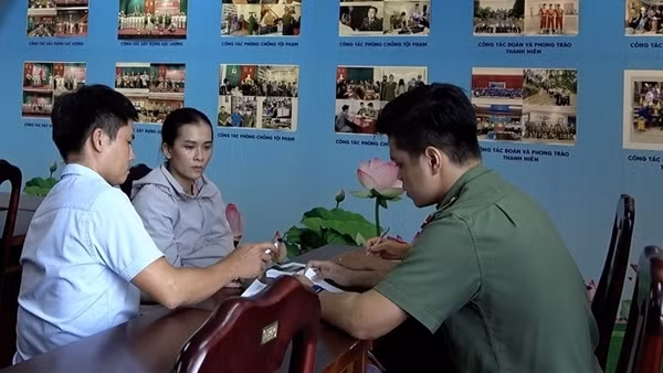 Mánh khóe của những kẻ “móc” tiền bị hại trên không gian mạng dịp cuối năm