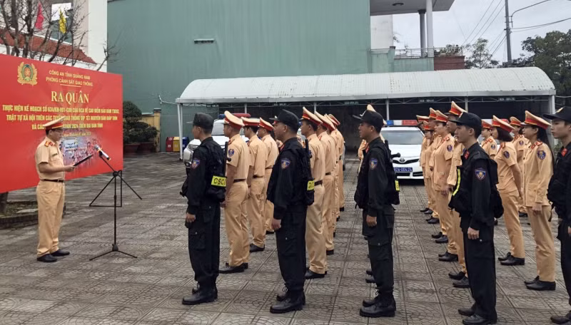 CSGT Thừa Thiên Huế và Quảng Nam ra quân đảm bảo trật tự ATGT dịp Tết Nguyên đán -0
