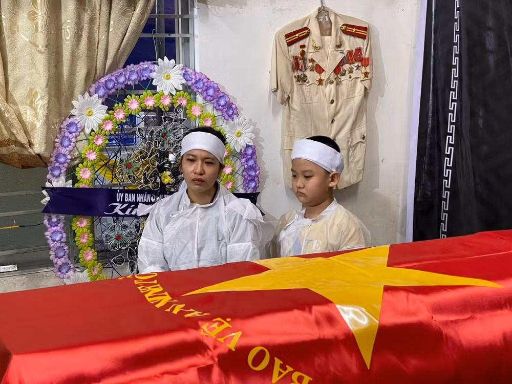 Tiếc thương một cán bộ Công an luôn gần dân, vì dân -0