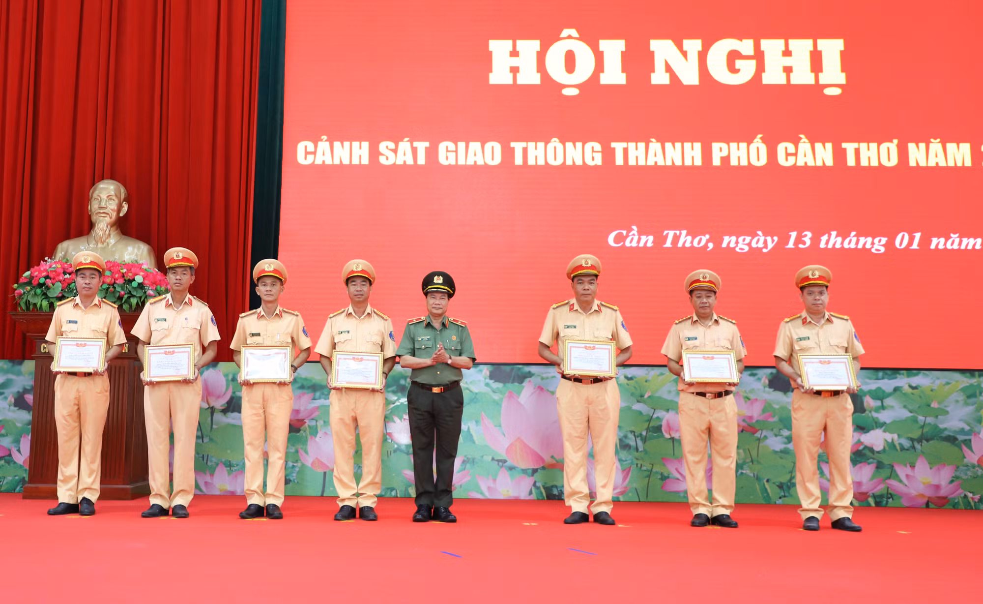 Tiếp tục kéo giảm tai nạn giao thông ở thành phố trung tâm châu thổ Cửu Long -0