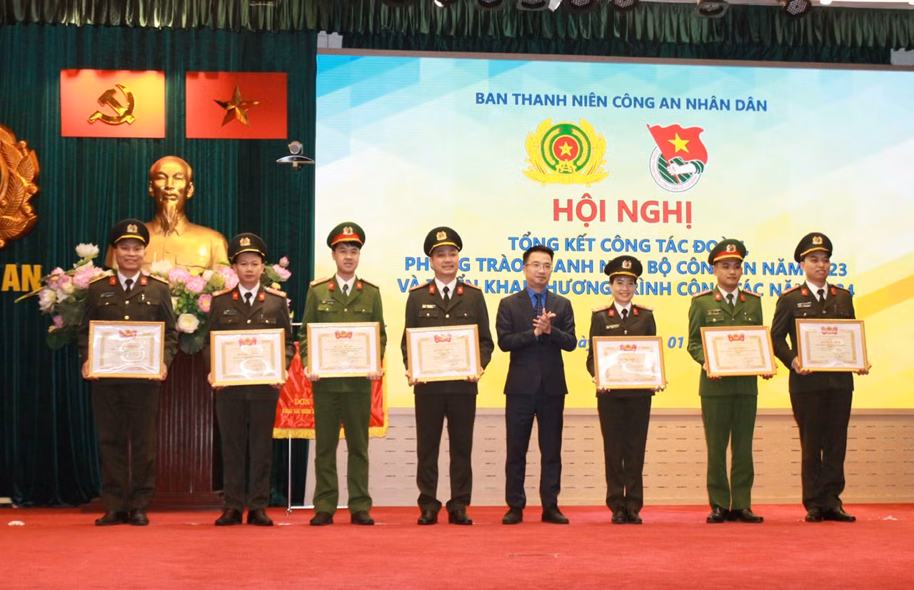 tổng kết công tác Đoàn, phong trào thanh niên Bộ Công an năm 2023, triển khai chương trình công tác năm 2024. -0