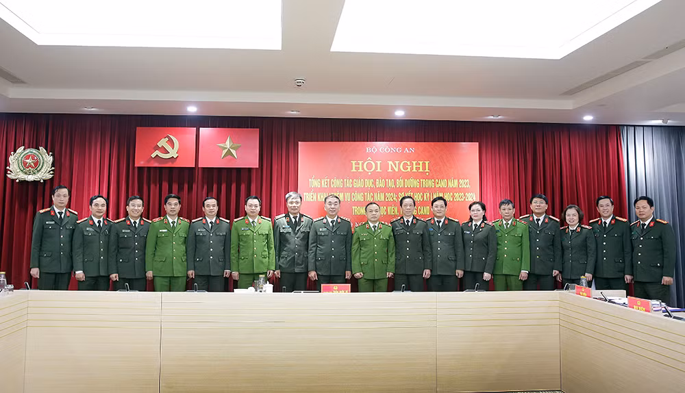 Nâng cao chất lượng giáo dục và đào tạo trong CAND -0