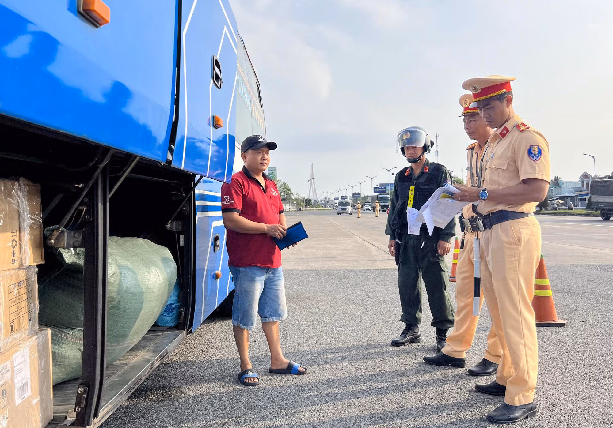 Tiếp tục kéo giảm tai nạn giao thông ở thành phố trung tâm châu thổ Cửu Long -0