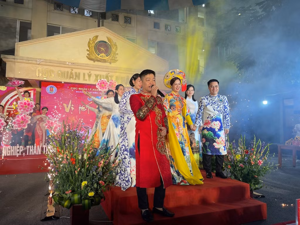 Vị Tết 2024”, sân chơi lành mạnh, bổ ích cho các đoàn viên, thanh niên Cục Quản lý xuất nhập cảnh -0