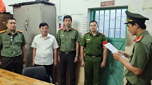Khởi tố, bắt tạm giam cựu Tổng Biên tập Báo Thanh niên Nguyễn Công Khế
