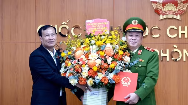Thiếu tướng Nguyễn Quốc Hùng giữ chức Uỷ viên Thường trực Uỷ ban Quốc phòng và An ninh
