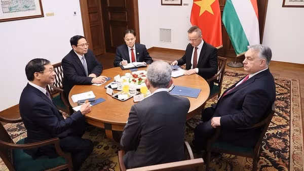Nâng quan hệ Đối tác Toàn diện Việt Nam - Hungary lên tầm cao mới