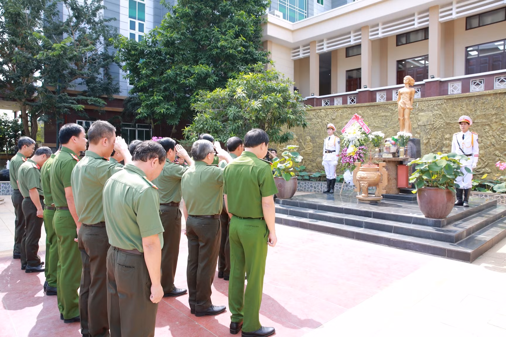 “Tập trung 3 vấn đề trọng tâm, quyết tâm thực hiện mục tiêu kéo giảm 5% tội phạm” -1