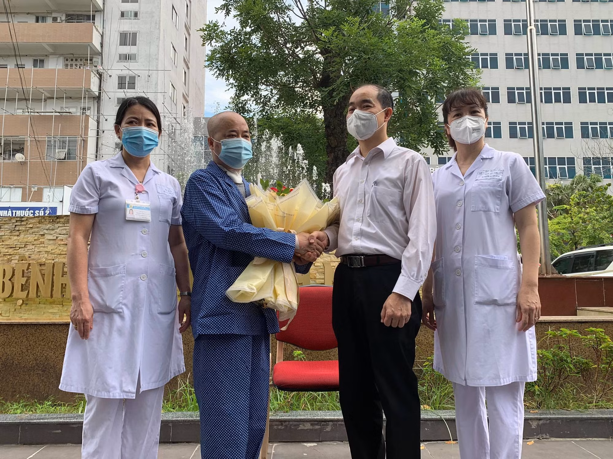 Bệnh nhân chạy ECMO đầu tiên của Hà Nội hồi sinh đầy kỳ tích -0