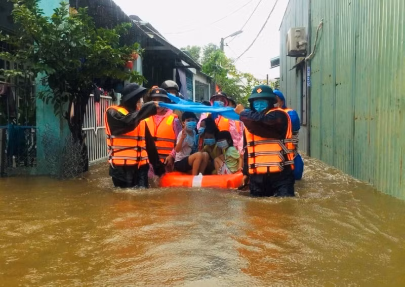 Mưa to kéo dài ở miền Trung -0