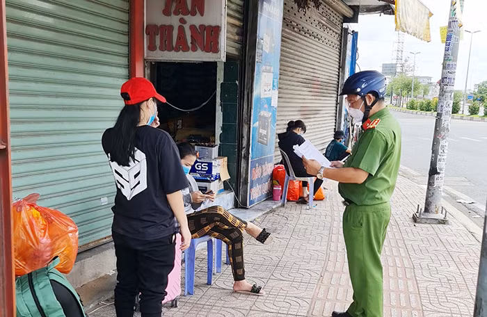 Đại úy Công an vừa hết F0, xung phong tuyến đầu chống dịch -0