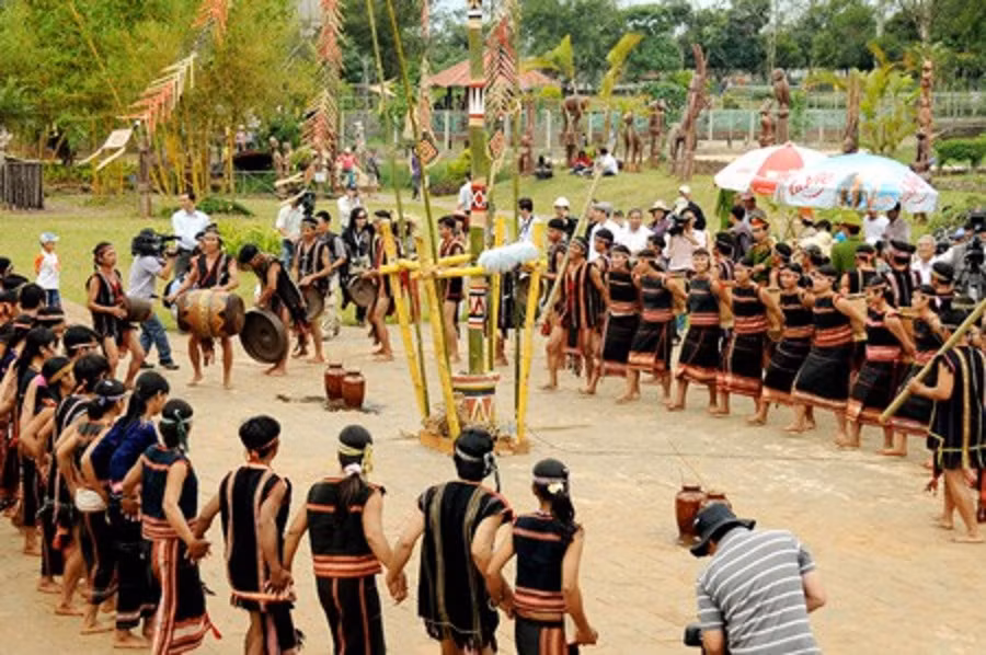 3-lễ hội mơ nông.jpg -0