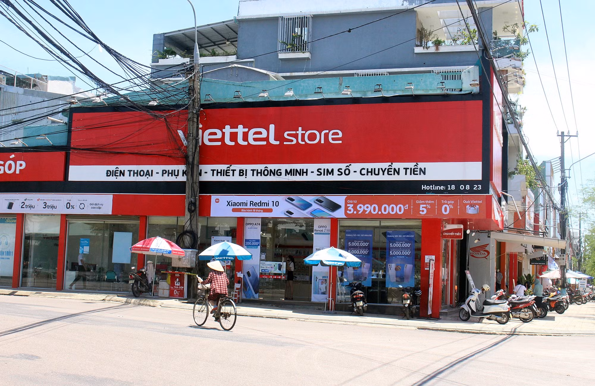 Đeo khẩu trang, xông vào cướp tiền cửa hàng Viettel -0