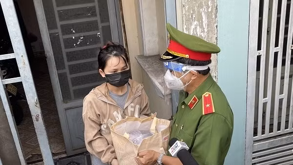“Quà” Giáng sinh của Công an TP Thủ Đức ảnh 5