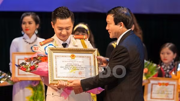 Thượng úy Công an được tuyên dương thanh niên Công an xã xuất sắc ảnh 3