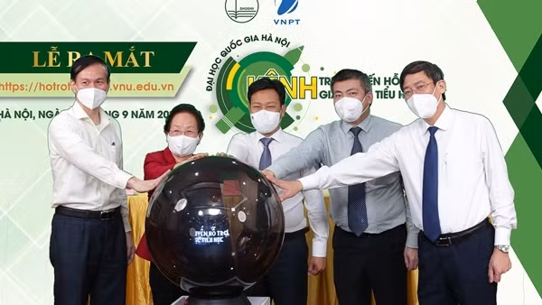 ĐHQGHN ra mắt kênh trực tuyến hỗ trợ giáo viên, học sinh tiểu học vùng sâu, vùng xa