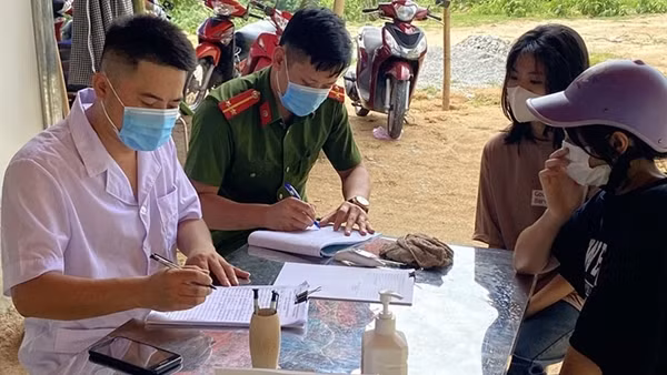 Công an xã Hoà Phước hoàn thành xuất sắc nhiệm vụ kép ảnh 3